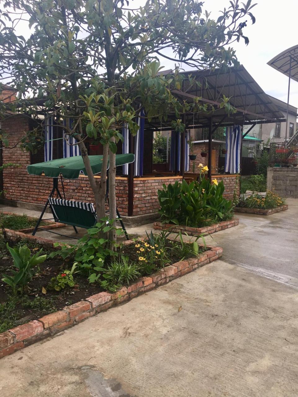 סוקהום Guest House Nadia מראה חיצוני תמונה
