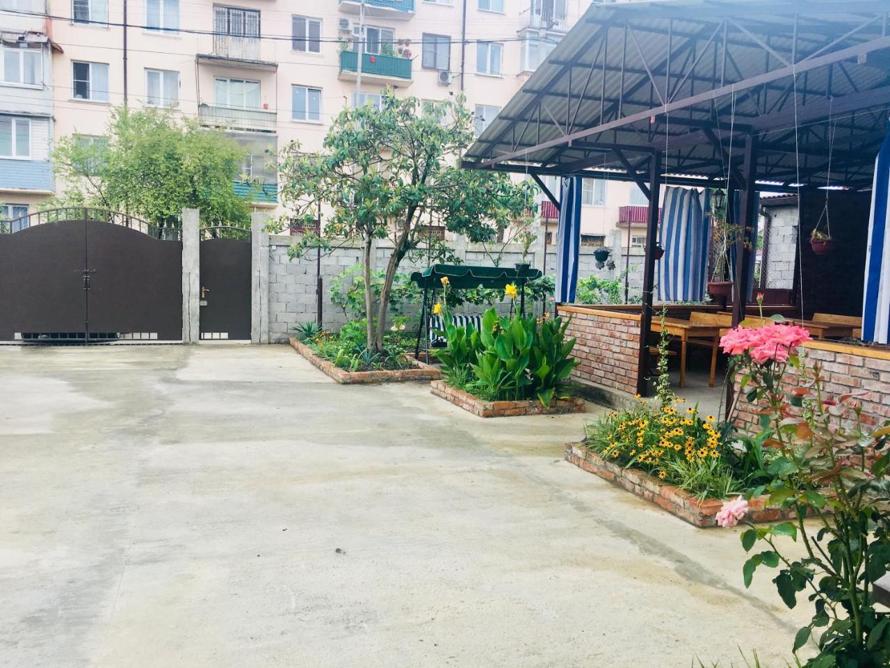 סוקהום Guest House Nadia מראה חיצוני תמונה