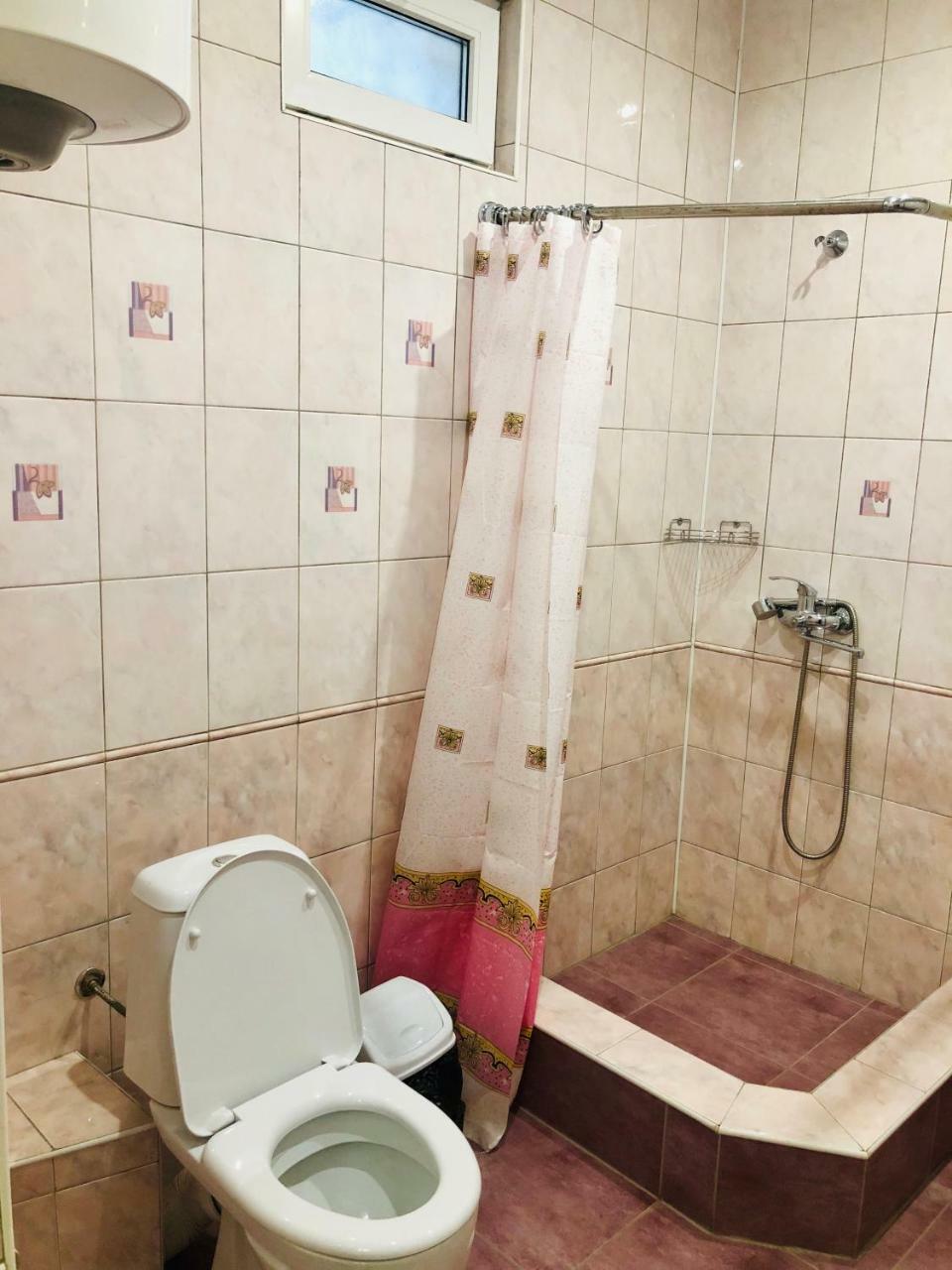 סוקהום Guest House Nadia מראה חיצוני תמונה