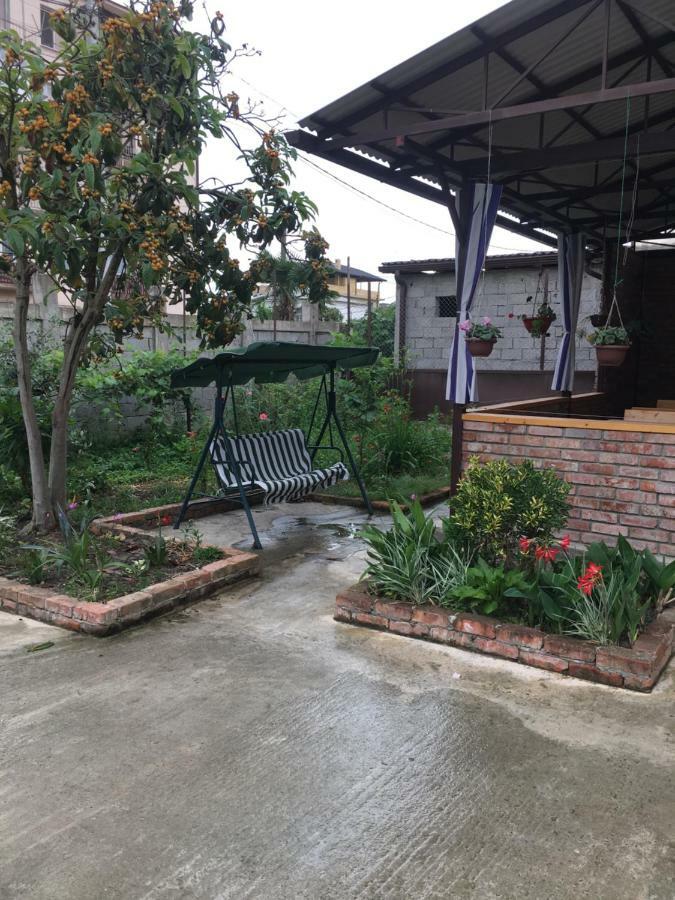 סוקהום Guest House Nadia מראה חיצוני תמונה